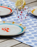 Set 2 bicchieri And Nook in vetro borosilicato fatto a mano con decorazione a cuori rossi, capacità 250 ml, design elegante e artigianale per la tavola.