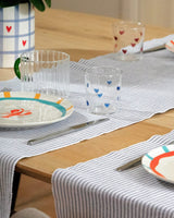Set 2 bicchieri And Nook in vetro borosilicato fatto a mano con decorazione a cuori blu, capacità 250 ml, design elegante e artigianale per la tavola.