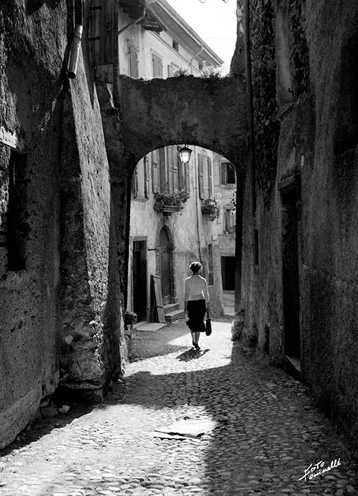 archivio fotografico toninelli malcesine: VIA CASTELLO